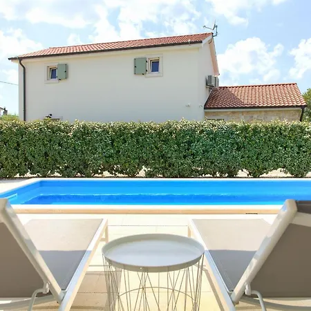 Casa Ulika With Heated Pool Rasopasno
