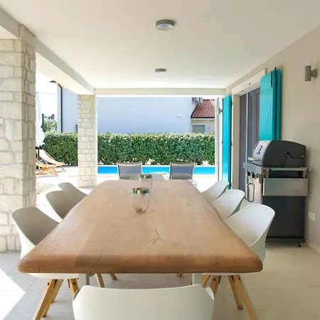 Casa Ulika With Heated Pool فيلة Rasopasno