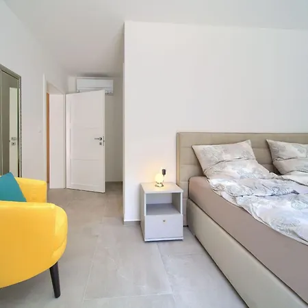 فيلة Casa Ulika With Heated Pool Rasopasno