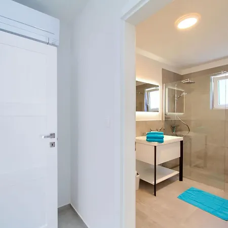 Casa Ulika With Heated Pool فيلة Rasopasno